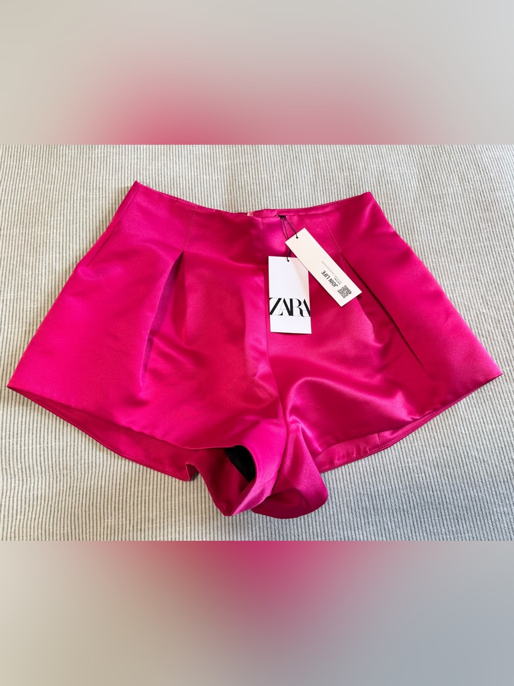 ZARA Satin High-Waist Pleated Shorts in Hot Pink - Size: S - NWT!